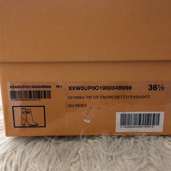 Tod’s Tronchetto Ankle Boots LIKE NEW !! in original box with shoe bag size 36.5 - Picture 7 of 9